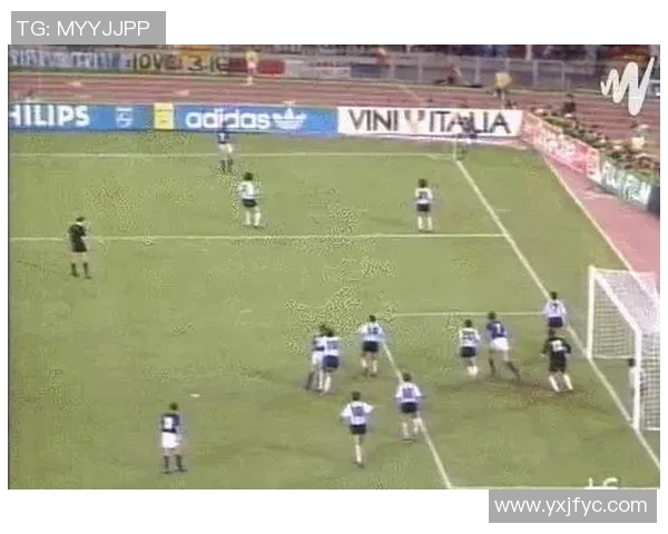 足球明星们的速度传奇:那些在绿茵场上飞奔的闪电人物