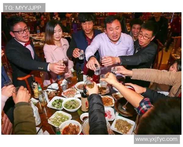 足球明星敬领导酒背后的故事与职场人际关系的微妙平衡